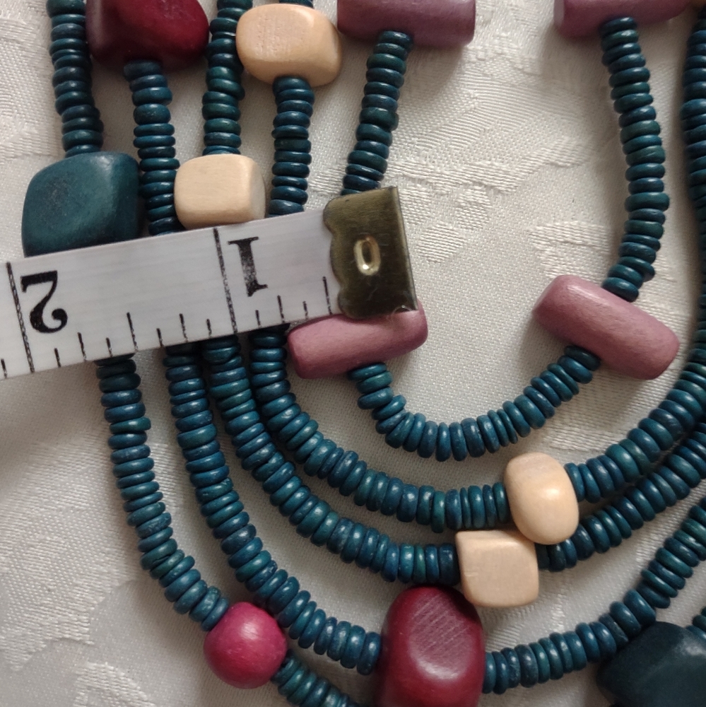 Five layer rondelles green red pink various shapes wooden necklace - Picture 5 of 10